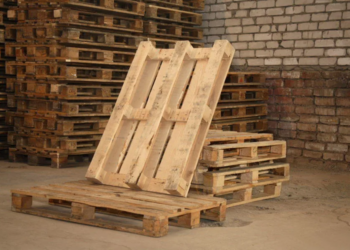 Достоинства и особенности изготовления деревянных поддонов