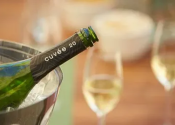 Шампанське та вина для особливих випадків: як обрати відповідний напій