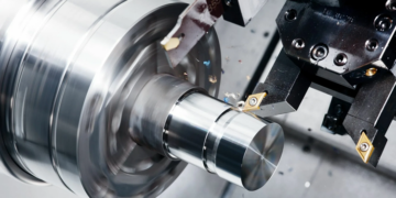 Особенности и правила токарной обработки металлов от КОМКОР