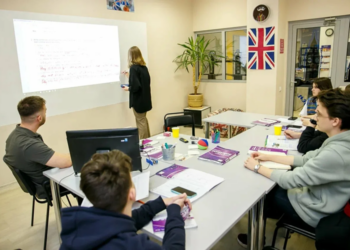 Подробиці про школу Priority Language School та її переваги