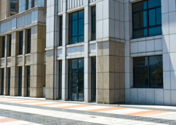 Согласование изменения фасада нежилого здания в Москве: правила и советы