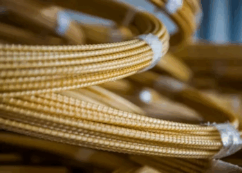 Де застосовуються оцинковані троси: від будівництва до декору