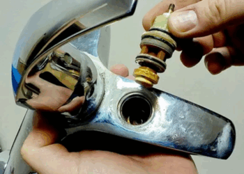 Ремонт смесителя для воды: способы и варианты