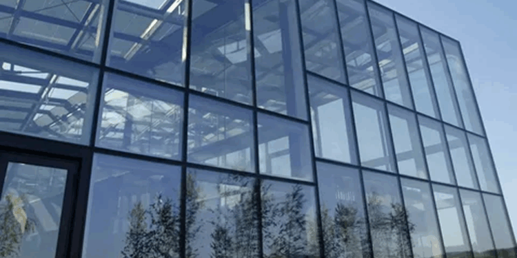 Как выполняется модульное остекление и особенности технологии