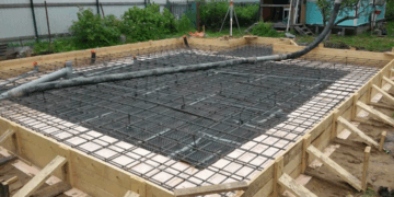 Бетонирование фундаментов: особенности и правила выполнения