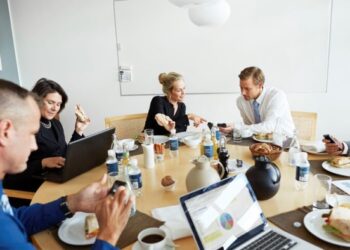 Достоинства бизнес-завтраков: эффективное начало рабочего дня