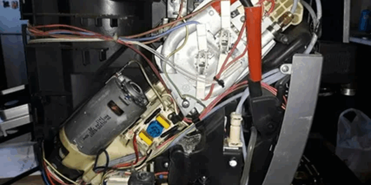 Отличия ремонта кофеварок Delonghi и кофемашин Melitta