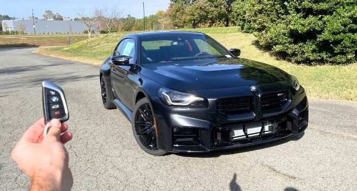 BMW M2 2025: тестирование и почему очередь на автомобиль достигает года
