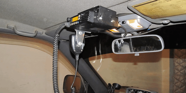 Установка автомобильной радиостанции: правила и советы