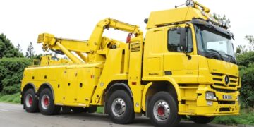 Как проходит грузовая эвакуация на платной трассе и кто оплачивает услугу