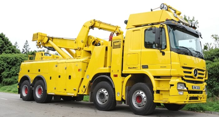 Как проходит грузовая эвакуация на платной трассе и кто оплачивает услугу