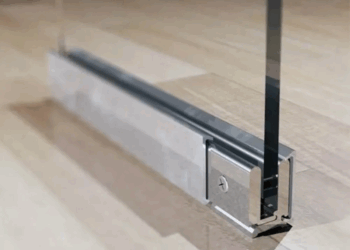 Крепление стеклянных перегородок: правила и рекомендации