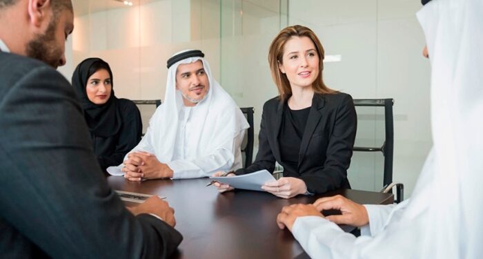 Трудоустройство в ОАЭ: как правильно оформить документы и заключить контракт