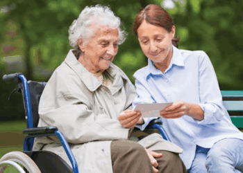 Как организован медицинский контроль в пансионатах для пожилых и инвалидов?