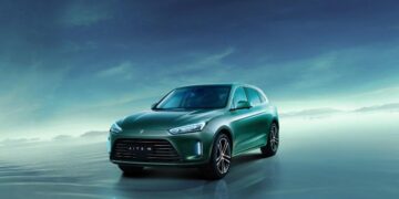 AITO M9 vs M5: сравнение параметров, оснащения и ценового предложения