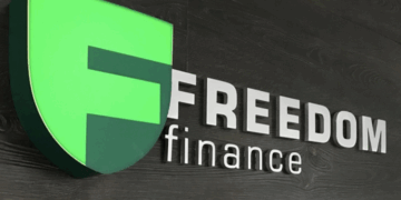 Какие улучшения в системе управления рисками были введены Freedom Finance