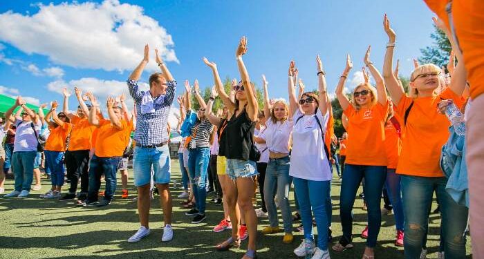 Необычные идеи для загородного тимбилдинга: от верёвочных парков до гастро-квестов