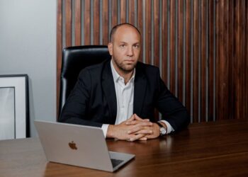 Что будет с рублем в ноябре 2025: как решение ЦБ по ставке повлияет на курс доллара