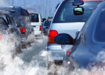 Временная победа автопрома: Брюссель ослабляет новые нормы выбросов