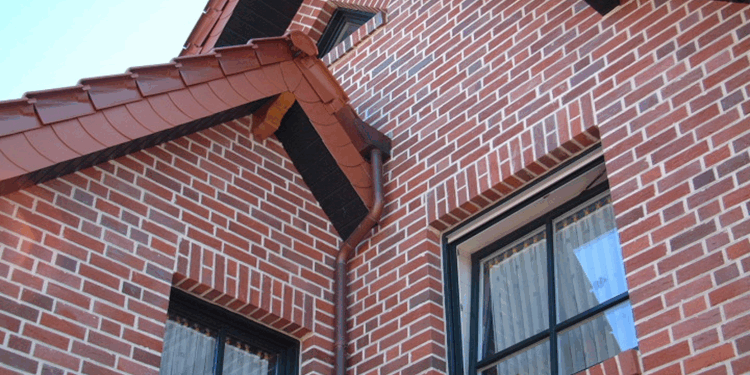 Практические советы по правильной кладке кирпичных стен для прочности и эстетики