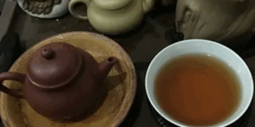 Китайський чай у кав’ярні як частина міського балансу