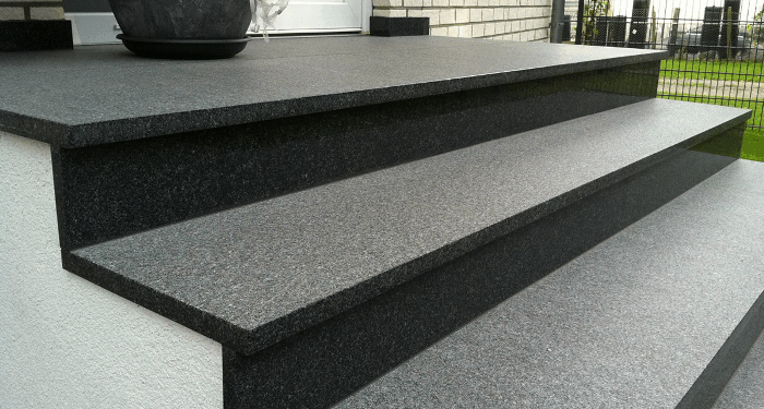 Преимущества и правильный монтаж гранитных ступеней для долговечности и эстетики