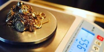 Правила и условия сдачи золота в ломбард: что нужно знать для оформления кредита