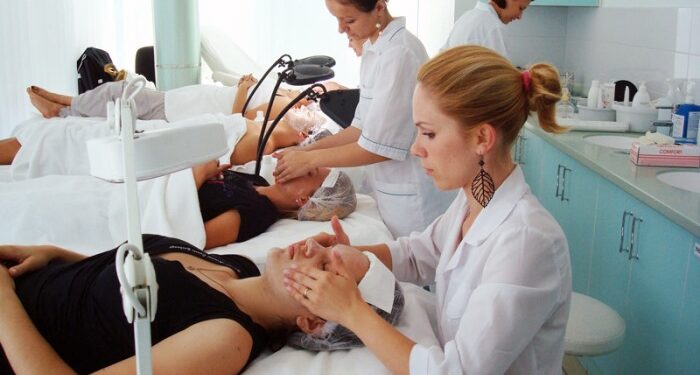 Колледж бизнеса и технологии красоты: путь от мастера до владельца салона