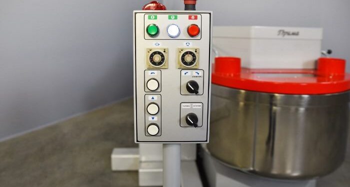 Почему тестомесильная машина помогает экономить?