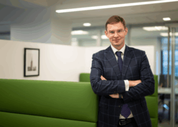 Какую роль занимает Тимур Турлов в Freedom Holding Corp.